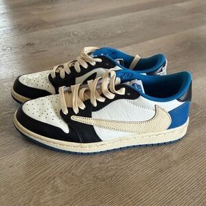 Nike Black and Cream Low-Top Sneakers